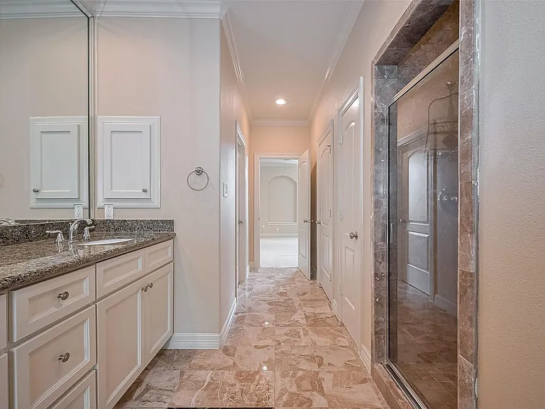 1419 Thompson St — Photo 41