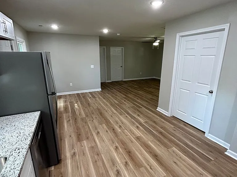 1202 S Willow Ln — Photo 17