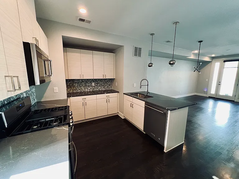 1581 Grove St #1 — Photo 36