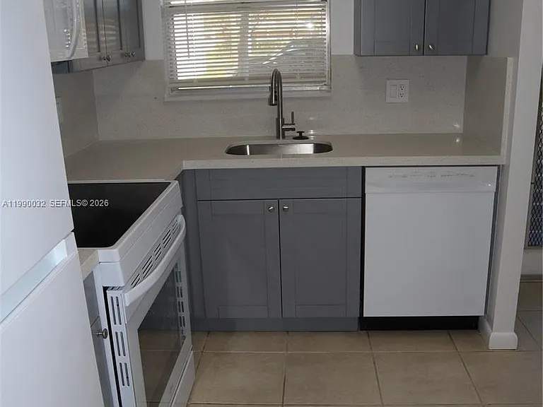 8500 Sunrise Lakes Blvd #111 — Photo 18
