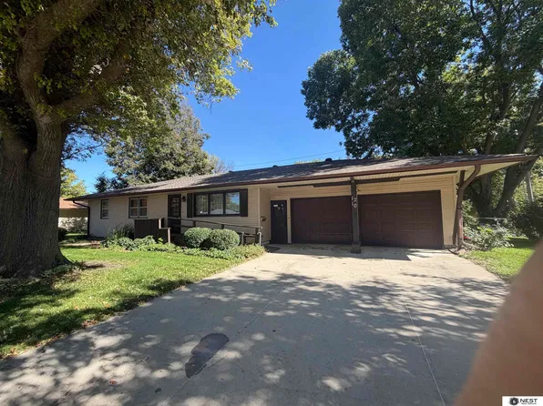 1210 N 18th St, Beatrice, NE 68310