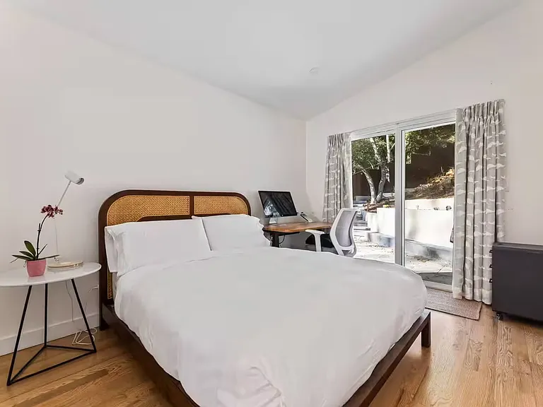 3795 Fredonia Dr — Photo 35