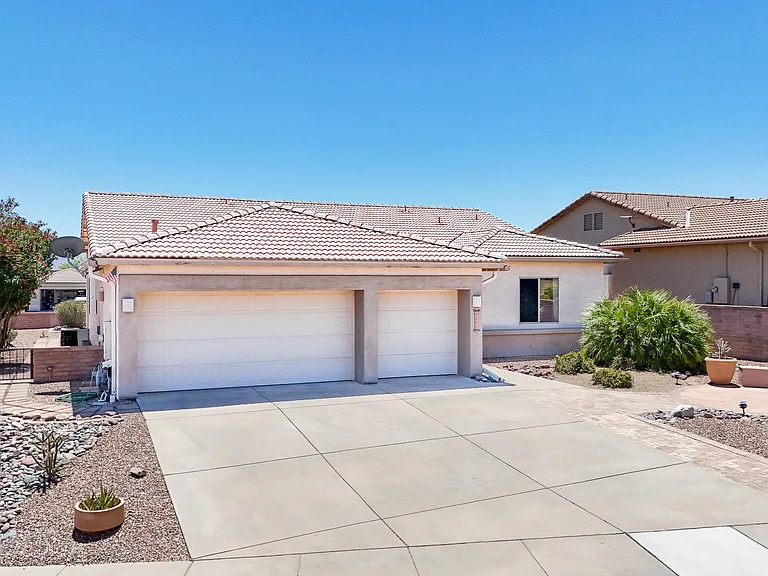 4579 S Camino Del Tejon — Photo 3