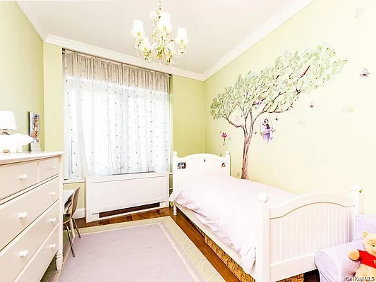 Sold by Re/Max In The City | media 16