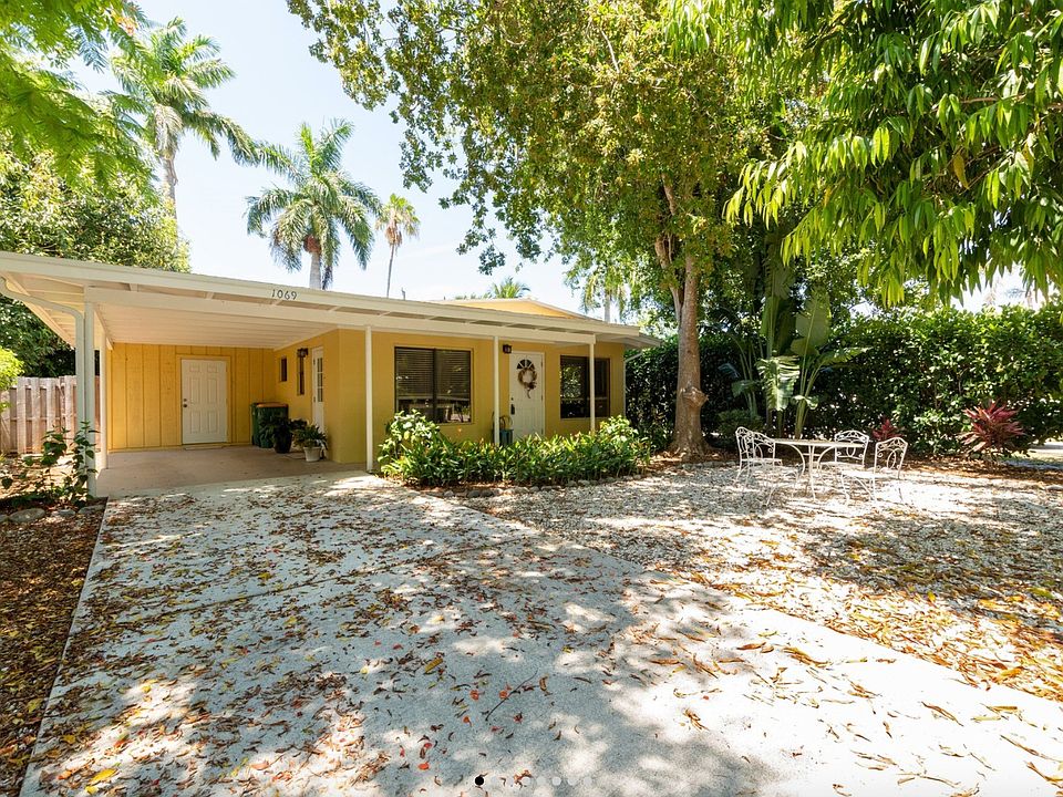 Outside view - driveway