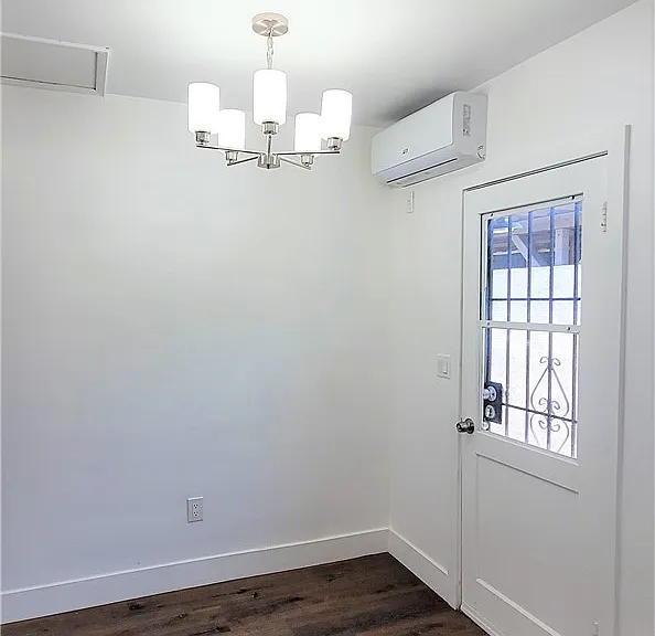 201 S Rowan Ave — Photo 8