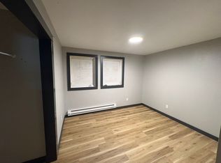 709 W 3rd St, Waterloo, IA 50701