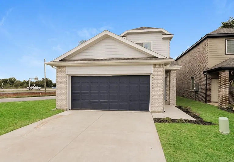 1300 Jonah Ln — Photo 1