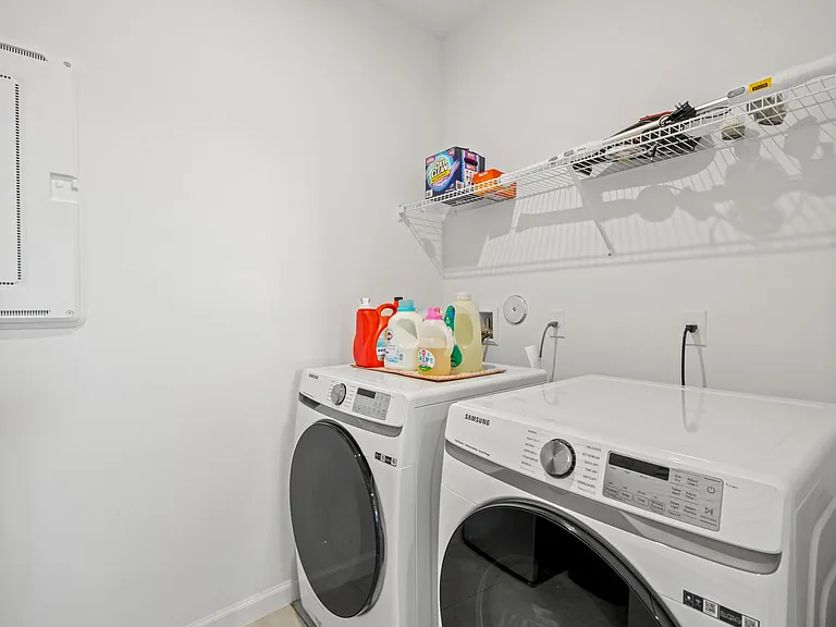 10700 SW Gloriana St — Photo 32