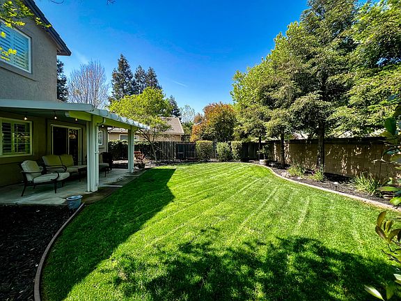 3rd image of 2469 Serenata Way