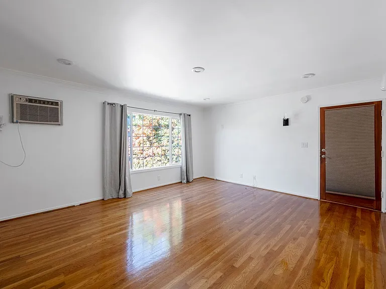 1008 N Stanley Ave #1A — Photo 7