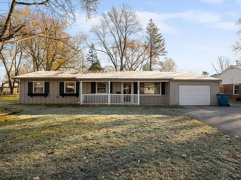 6040 Graystone Dr — Photo 3