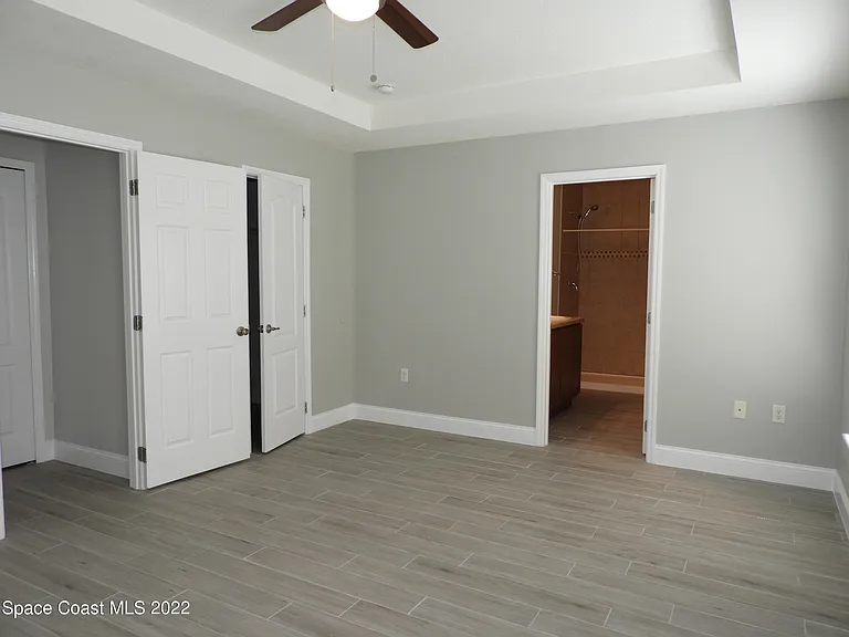 583 Hollow Glen Dr — Photo 8