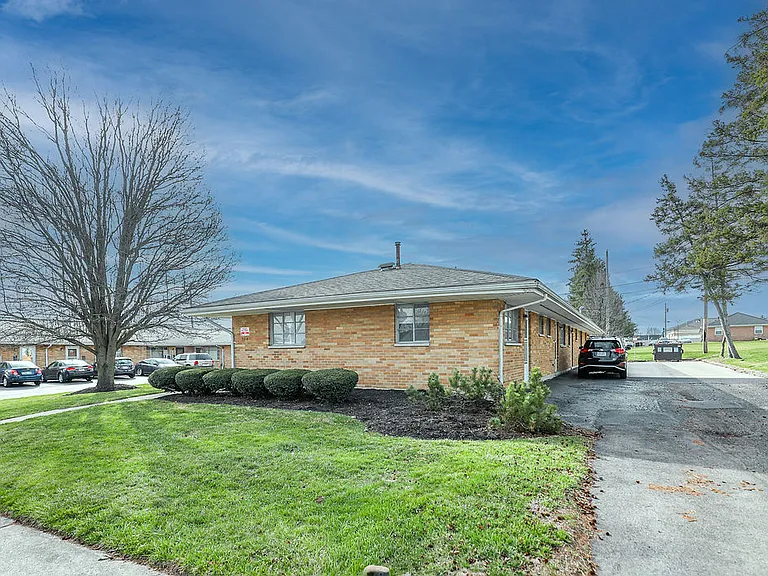 Newly Remodeled Spacious One Bedroom Apartments with Off Street Parking
Located in the Northmont City School District
Sewer,Water, and Trash Paid!
Call or text Direct for Showing