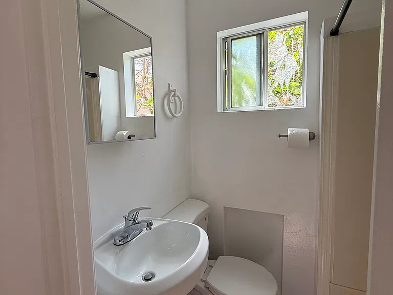 3810 Chamoune Ave — Photo 5
