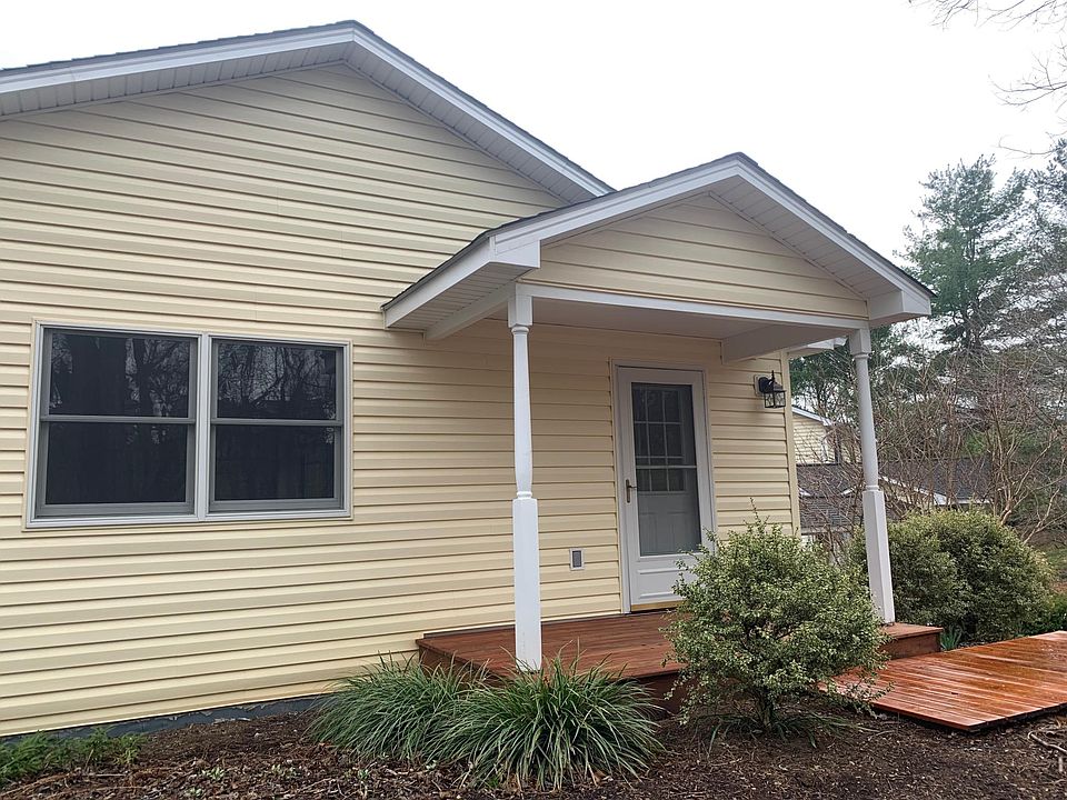main entrance to apartment