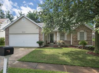 822 Salem Way, Ballwin, MO 63021
