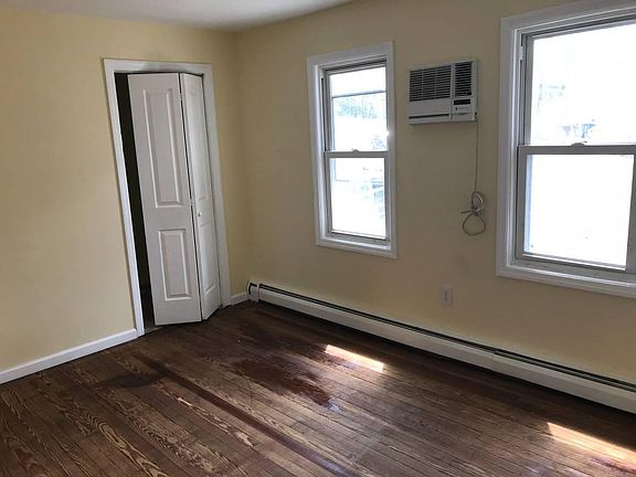 2nd image of 559 Eagle Rock Ave