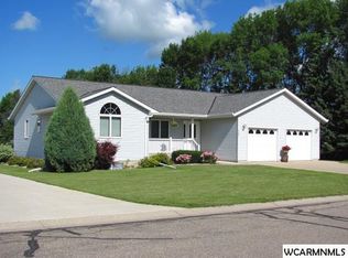 305 2nd St NW, Fairfax, MN 55332