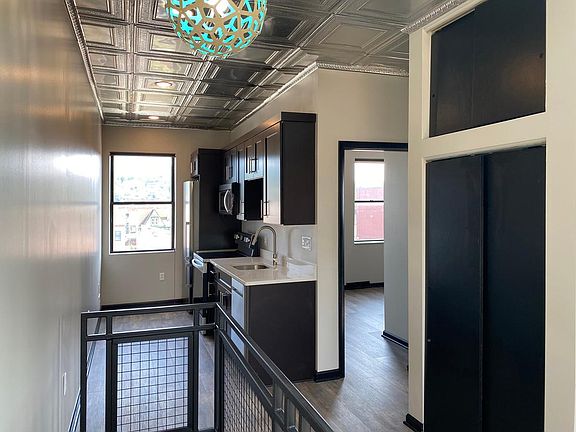 Tin Top 4 - Kitchen