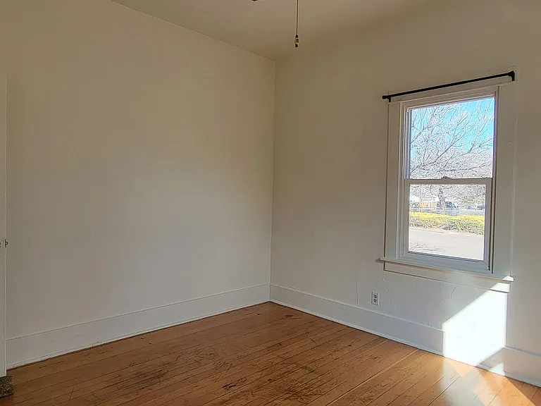 930 Barr Ave — Photo 22