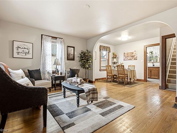 2nd image of 220 Luary Dr