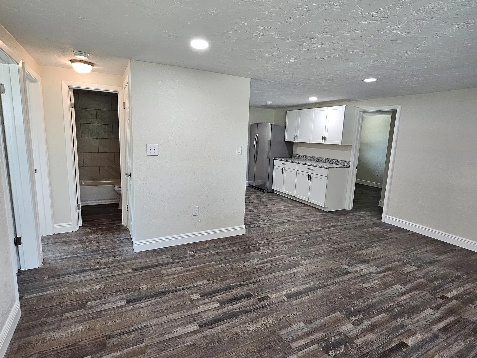 3 bed, $1,900 — Photo 3
