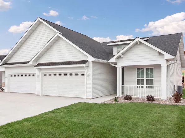 715 S Division St, Roberts, WI 54023