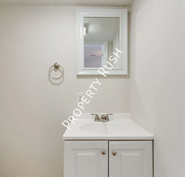 46 Bell Rd #4 — Photo 8