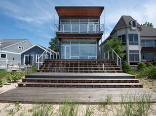 1112 Lions Park Dr, Saint Joseph, MI 49085
