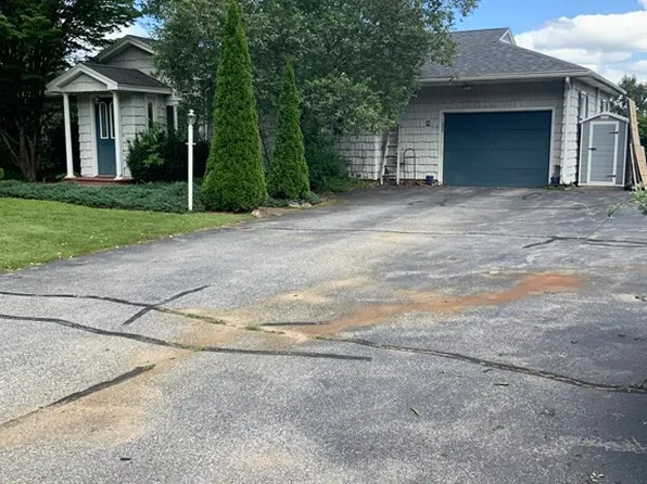 9 Westwood Ter, West Brookfield, MA 01585