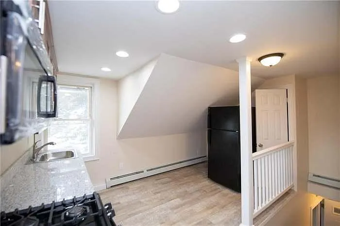 652 Dyer Ave #2 — Photo 3