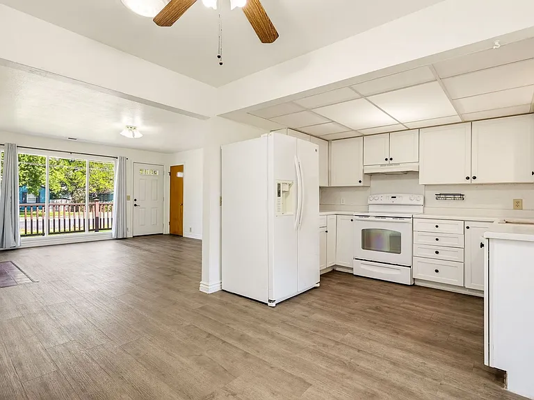 1007 Murray Ave — Photo 11