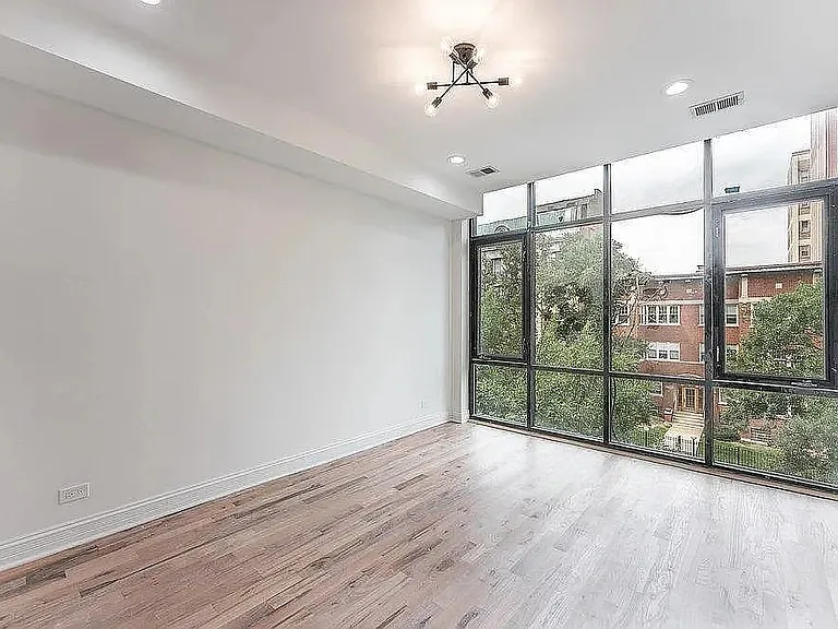 5731 N Winthrop Ave #2 — Photo 9