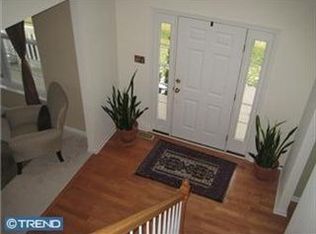 6 Ashley Ct, Barrington, NJ 08007