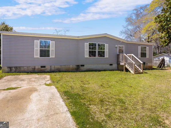 111 Forest Ave, Bonaire, GA 31005