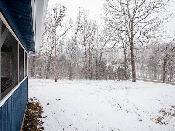 4th image of 462 Lakeshore Dr