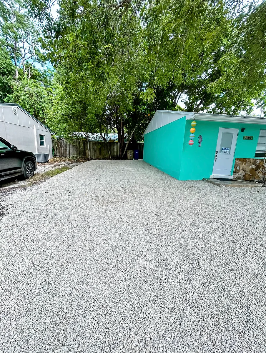Building Photo - Poinciana Dr