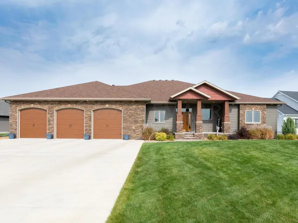 775 Riverbend Rd, Oxbow, ND 58047