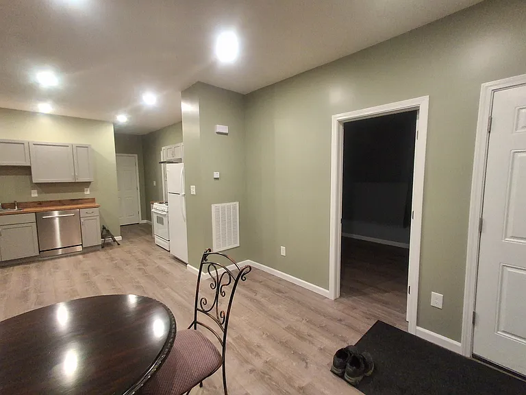 123 John St #2 — Photo 31
