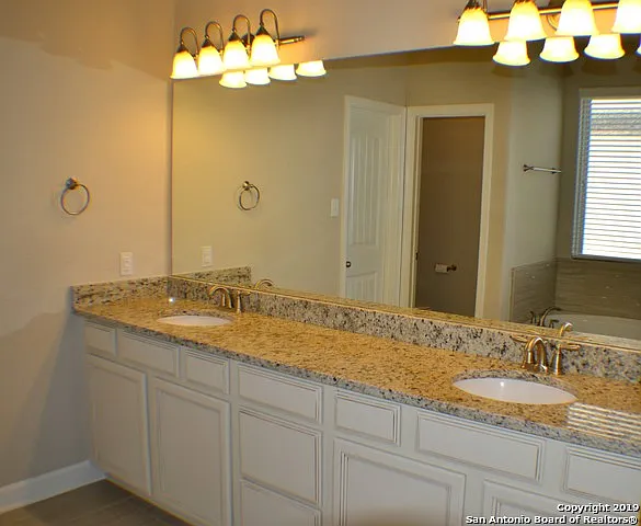 3127 Pinecone Cv — Photo 14