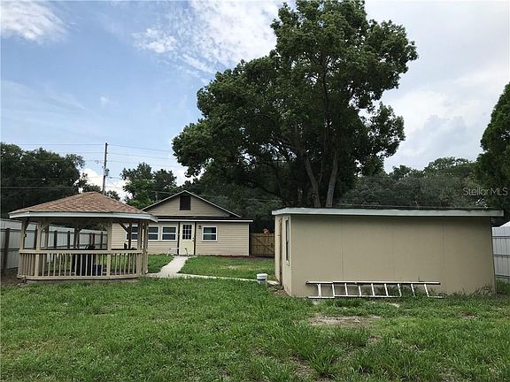 3rd image of 23620 Sorrento Ave