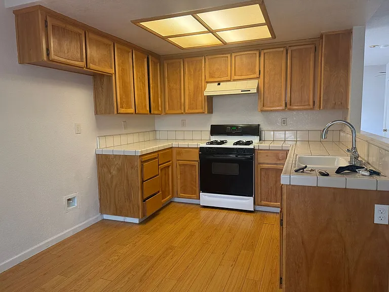 832 Morissette Way — Photo 10