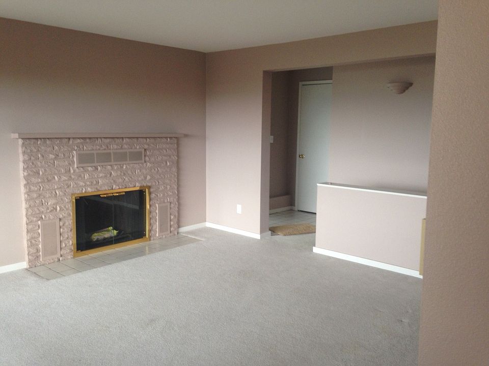 1st image of 935 1st St S APT 2