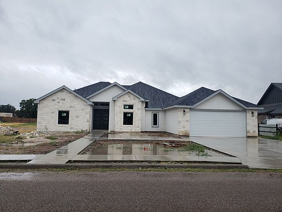 3rd image of 172 Esquenazi Dr