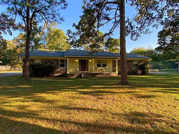 3rd image of 26 Mimosa Dr
