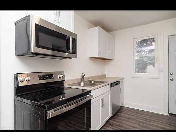 5th image of 1539 Broadway Ave NW