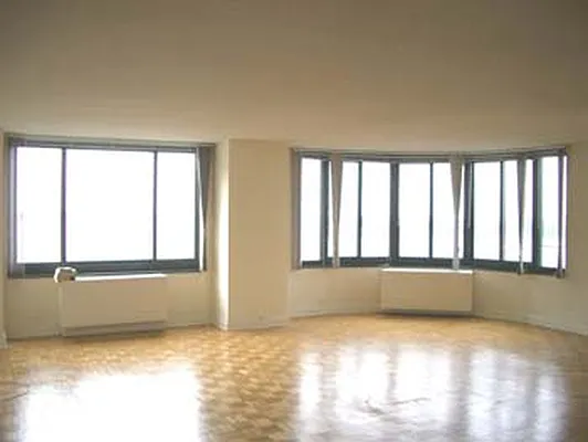 Rented by CCG Real Estate Brokerage | media 9