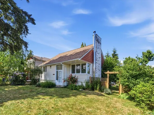 1032 Moyse Cres, Nanaimo, BC V9S 2G6