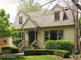 632 Prospect Ave, Barrington, IL 60010